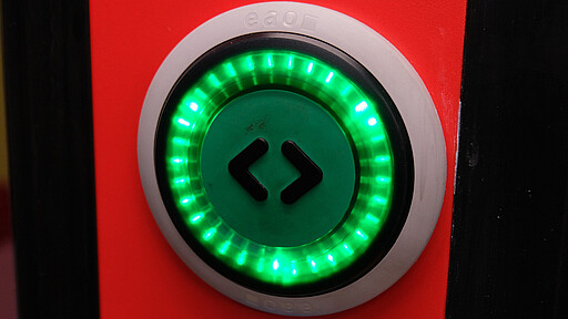 Einblick in die neue S-Bahn Türöffnungstaster (innen)