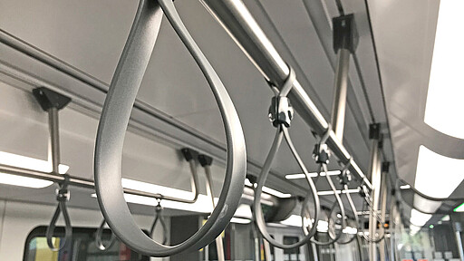 Halteschlaufen und Haltestangen Halteschlaufen und Haltestangen