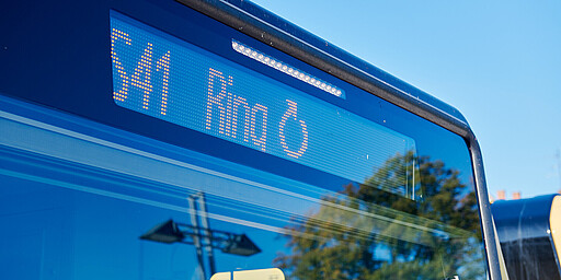 Neue S-Bahn Zugzielanzeiger S41 einer neuen S-Bahn