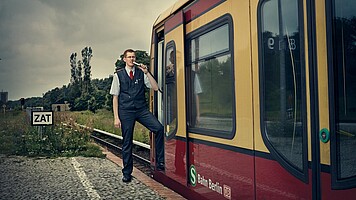 Sie fahren die rot-gelben Züge, die das Stadtbild seit Jahrzehnten prägen, durch ganz Berlin und ins Umland