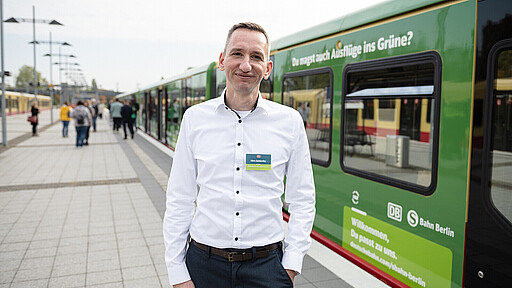 Zufrieden mit den neuen Bewerber:innen Dirk Schieritz, Recruiting-Leiter bei der S-Bahn Berlin, war sehr zufrieden mit dem Aktionstag. Er freute sich über die große Resonanz und die bestens vorbereiteten Bewerber:innen.