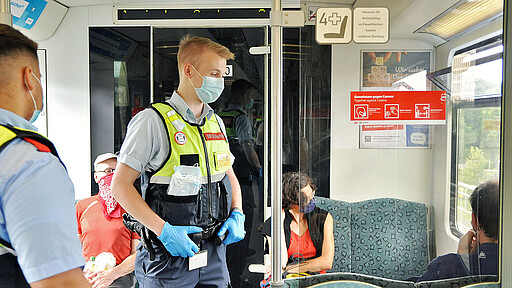 In den Zügen der S-Bahn sind regelmäßig Präventionsstreifen unterwegs.