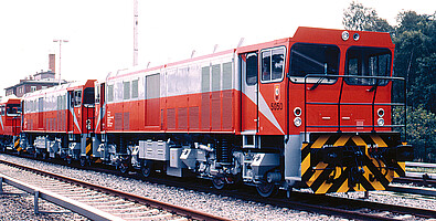 Die letzte Neuanschaffung der BVG für die S‑Bahn waren die zwei von Gmeinder 1989 gebauten Zweisystemlokomotiven 5050 und 5051.