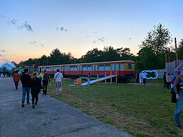 Techno-S-Bahn im Abendrot