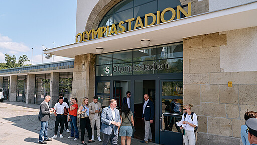 Die Station Olympiastadion wurde in den vergangenen beiden Jahren modernisiert und Mitte Juli feierlich als Zukunftsbahnhof eingeweiht.