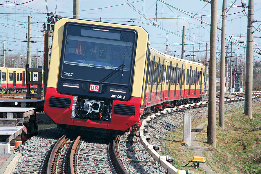 BR483 auf Teststrecke unterwegs BR483 auf Teststrecke unterwegs