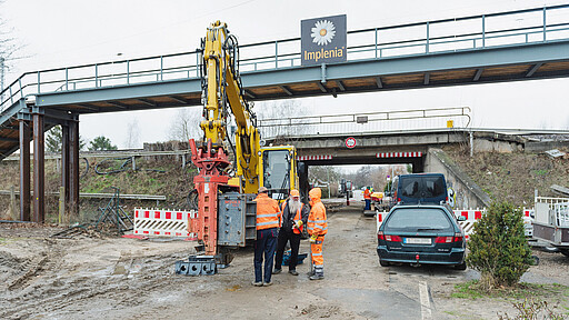 Brückenbau Die Eisenbahnüberführung „Am Danewend“ ist eine von acht Brücken, die erneuert werden.