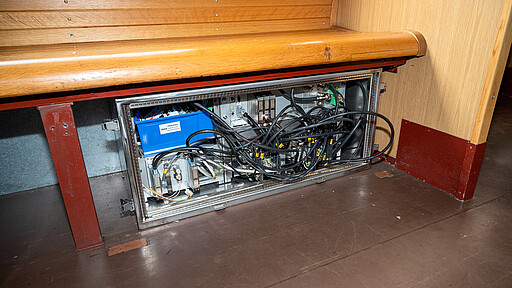 Hightech an Bord Ein Computer überwacht jetzt die Fahrt im Stadtbahner.