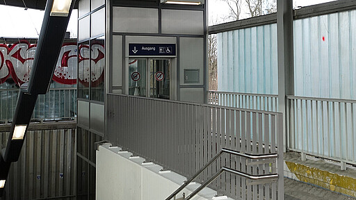 S-Bahnhof Lehnitz Neuer Aufzug am Bahnsteig