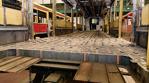 Komplett erneuert Alles raus und alles neu heißt es bei der Inneneinrichtung der Züge.