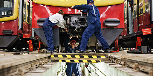 in der Werkstatt Werkstatt Oranienburg, Wartungsarbeiten an der S-Bahn