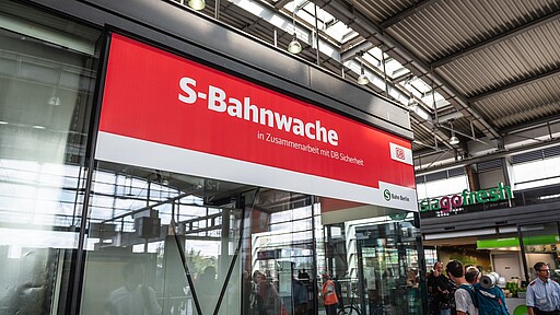 S-Bahnwache Ostkreuz, außen S-Bahnwache Ostkreuz