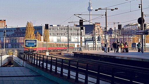 Mit der S-Bahn mitten durch die Stadt