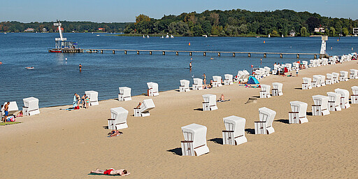 Station 1: Strandbad Wannsee – Pack die Badehose ein