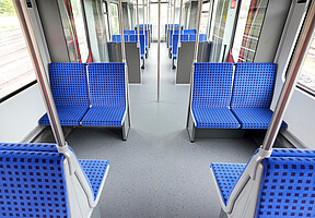 Geräumig: Die Baureihe 481 verfügt über 94 Sitzplätze und 200 Stehplätze.