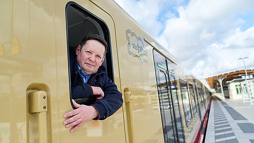 Von der Technik der neuen 483/484 Baureihe ist Hardy Schulz von Anfang an überzeugt.