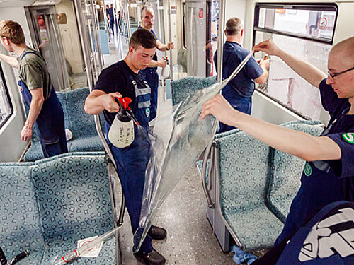 Eine vielfältige Bandbreite an Maßnahmen sorgt für Sauberkeit in Zügen.