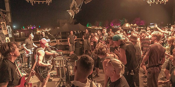 Wurzelfestival nachts