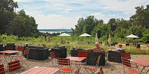 Gatrotipp Kaisergarten
Im Grünen essen und dabei diese wunderschöne Aussicht genießen.