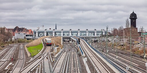 Blick aufs Ostkreuz Probezug auf der Südkurve, kurz vor der Inbetriebnahme 2017