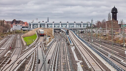 Blick aufs Ostkreuz Probezug auf der Südkurve, kurz vor der Inbetriebnahme 2017