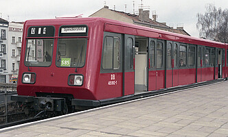 Baureihe 485 - noch im Coladosen-Look und mit D(eutsche)-R(eichsbahn)-Logo (vor 1994)