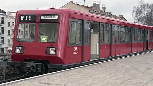 Historische Aufnahme Baureihe 485 - noch im Coladosen-Look und mit D(eutsche)-R(eichsbahn)-Logo (vor 1994)