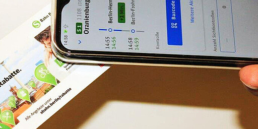 Device for controlling tickets