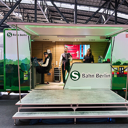 Die S-Bahn Berlin ist an beiden Wettkampftagen mit ihrem Promo-Mobil vor Ort.