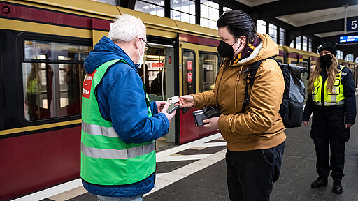 Corona Regelung Kontrolle des 3G-Nachweises