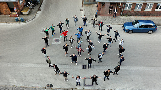 Azubi-Start 2021 Am 1. September versammelten sich alle neuen Azubis vor dem Werk Schöneweide.