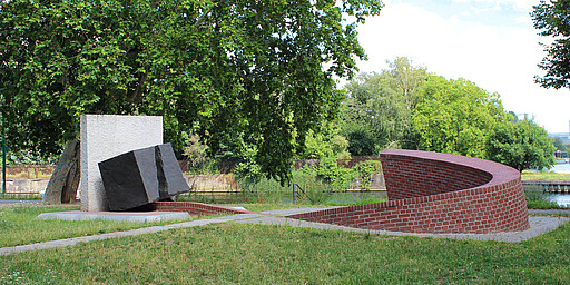 Station 2: Jüdisches Mahnmal