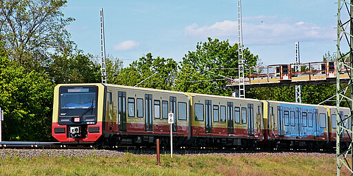 Die neue S-Bahn BR483/483 im Testbetrieb Die neue S-Bahn BR483/483 im Testbetrieb