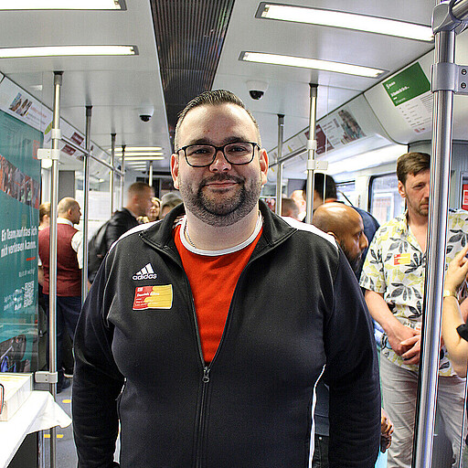 Fährt gerne große Geräte. Dominic J., Bewerber aus Brandenburg.