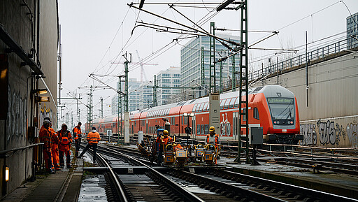 An vielen Orten in der Region wird die Infrastruktur ertüchtigt, wie zum Beispiel hier am Berliner Hauptbahnhof.