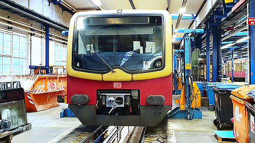 Blick ins Werk Wannsee, in dem die betriebsnahe Instandhaltung durchgeführt wird, zum Beispiel der Tausch von Radsätzen.