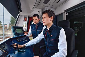 Ganz vorn einsteigen Angehende Lokführerin im Führerstand