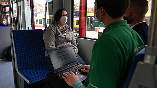 Alexandra Kelm meisterte ihr „Date“ mit Erfolg Beim Speed Dating im Zug nutzten Bewerber:innen die Chance, die S-Bahn-Crew von ihren Talenten zu überzeugen.