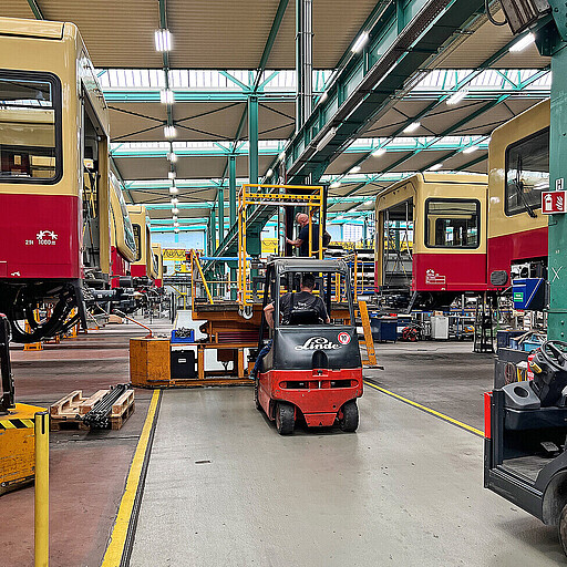 Großes Vorhaben ab 2027 Für die technische Erneuerung der Baureihe 481 sucht das Werk Schöneweide mehr als 60 neue Elektriker:innen.