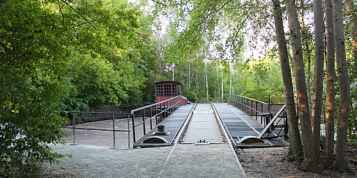  Die noch funktionsfähige Drehscheibe hat Seltenheitswert: Sie ist eine der ältesten Deutschlands. 