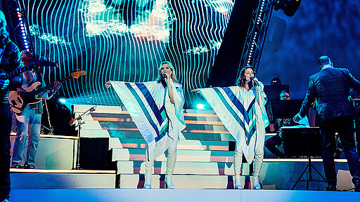 „ABBAMANIA – THE SHOW“ feiert 50 Jahre „Dancing Queen“ – mit Hits, Kostümen und großem Bühnensound.