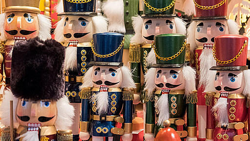 Klassiker und kreatives Kunsthandwerk sowie jede Menge Leckereien gibt es zu entdecken.