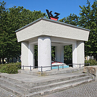 Station 1: Denkmal auf dem Postplatz