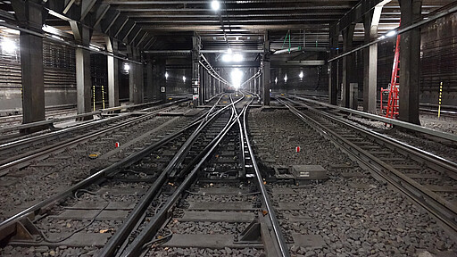 Nord-Süd-Tunnel Bauarbeiten 2020 Ungewohnte Idylle: Der gesperrte Nord-Süd-Tunnel vom Anhalter Bahnhof in Richtung Yorckstraße