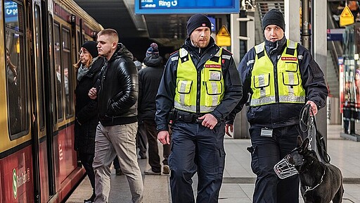 Sicher ist sicher: Berlins erste S-Bahnwache Sicher ist sicher: Berlins erste S-Bahnwache