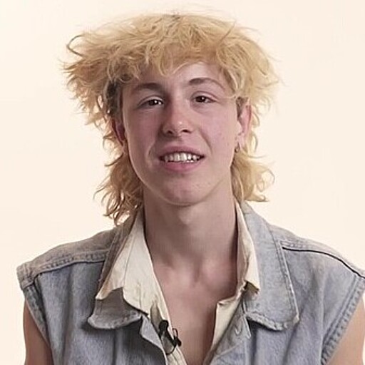 Neue Staffel, neue Gesichter Jonathan in der zweiten Staffel von "S-Bahn-Geflüster" auf Instagram