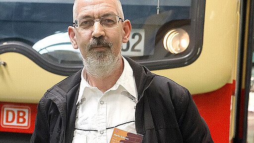 Recruiting der besonderen Art war erfolgreich Mario Schütte konnte einen unterschriebenen Arbeitsvertrag mit nach Hause nehmen.