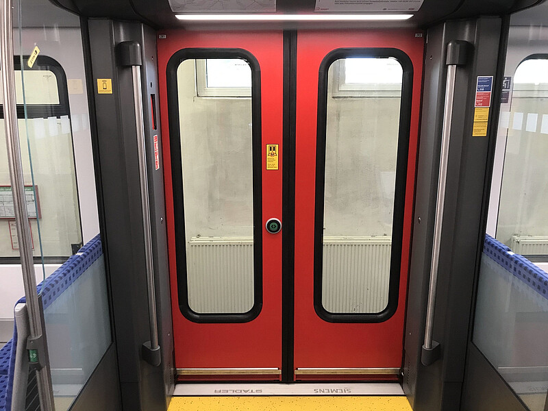 Türbereich innen bei BR483