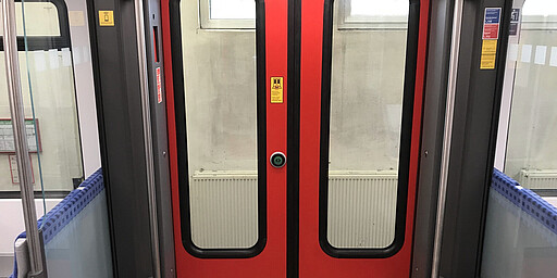 Türbereich innen bei BR483