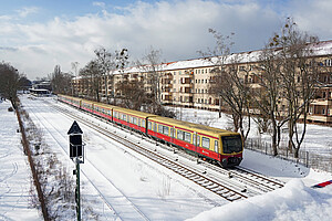 S-Bahn Berlin travelling near Lichterfelde in wintery conditions - ET 481 series, reference number: DB196362